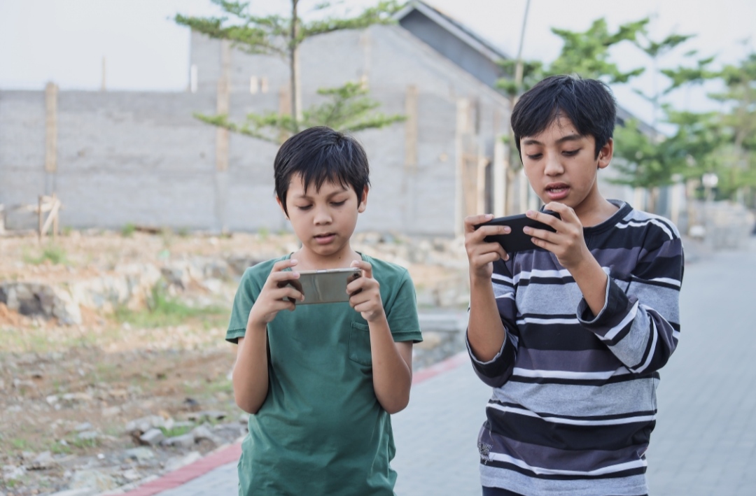 how-to-deal-with-phone-addiction-in-kids